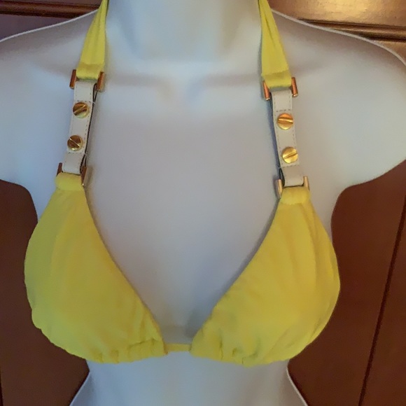 Bikini - Picture 2 of 5